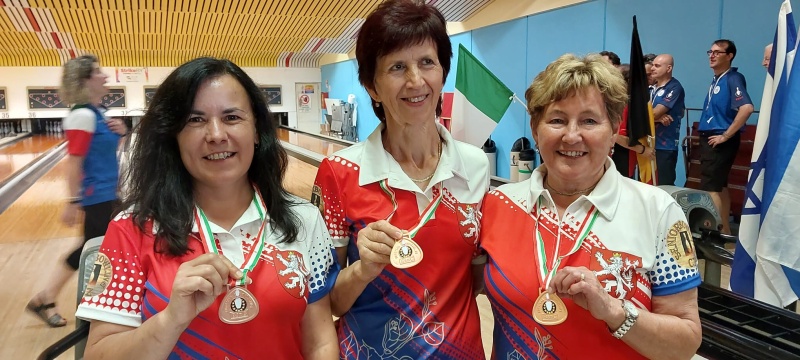 2023-07-01 Medailový ceremoniál - 3. místo dámské trojice kat. B (1)